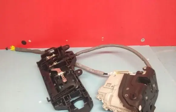 Audi A1 Rear door lock 8x0839015e