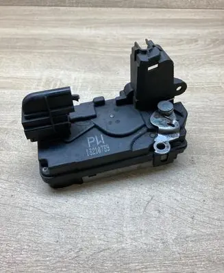 Opel Astra H Rear door lock 13210739