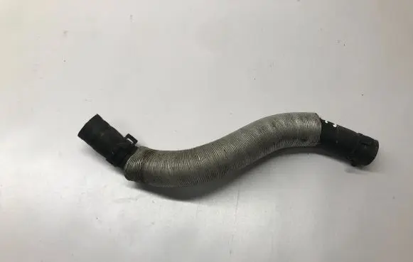 Volkswagen Golf VII Engine coolant pipe/hose
