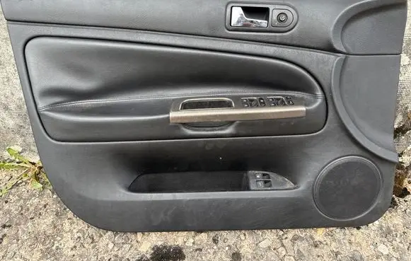 Volkswagen PASSAT B5.5 Front door card panel trim 3B1867011