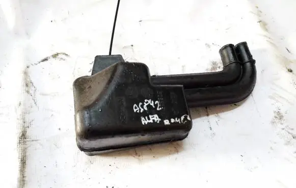 Intake resonator