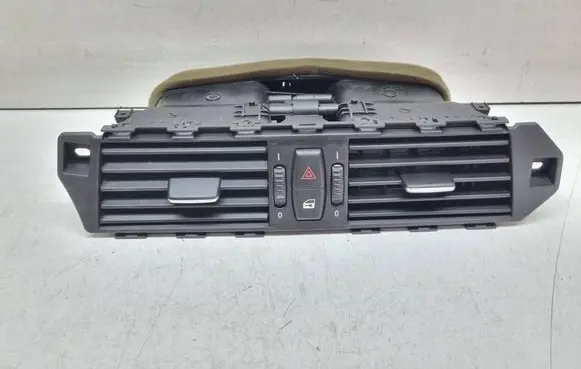 BMW 5 E60 E61 Dash center air vent grill 9112206