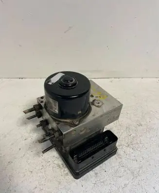 Volvo V70 ABS Pump 8671224 5WK84002 10092504033