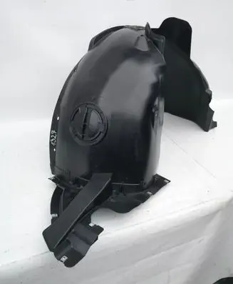 Front wheel arch liner splash guards