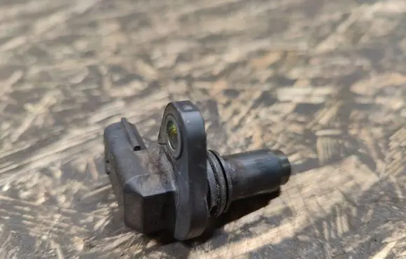 Land Rover Discovery 4 - LR4 Camshaft position sensor 6C9N12K073BB