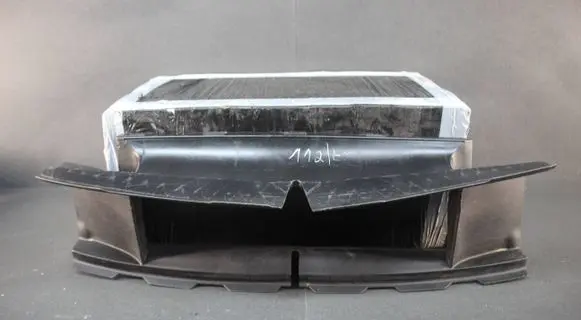 Porsche 992 Intercooler air guide/duct channel 9GT815217