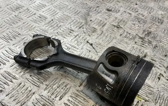 Opel Insignia A Piston with connecting rod