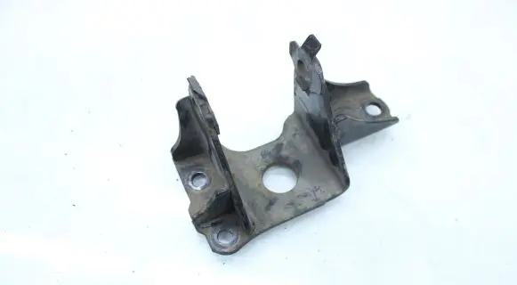 Toyota Prius (XW30) Engine mounting bracket