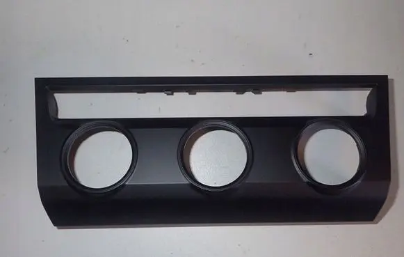 Radio/GPS head unit trim