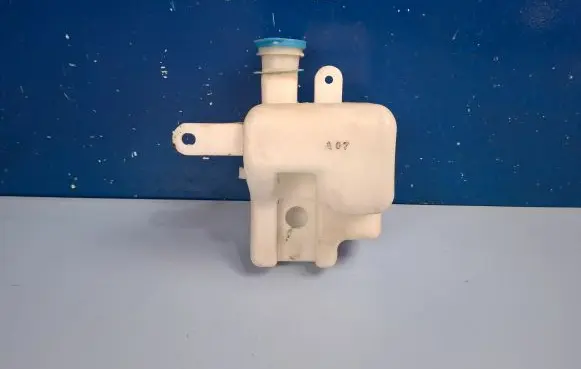 KIA Carnival Windshield washer fluid reservoir/tank 0K55467480C