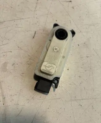 Opel Astra L Air flap motor/actuator 5877R1001 23307P00430 112802406
