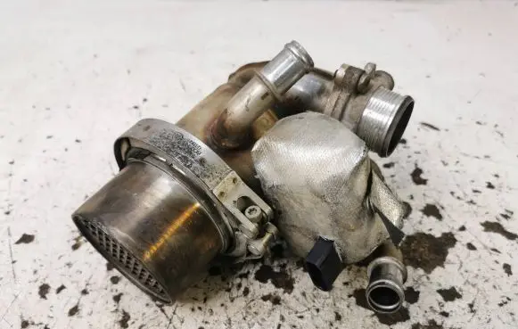 Volkswagen Golf VII EGR valve 04L131512D 200546 Y2392007