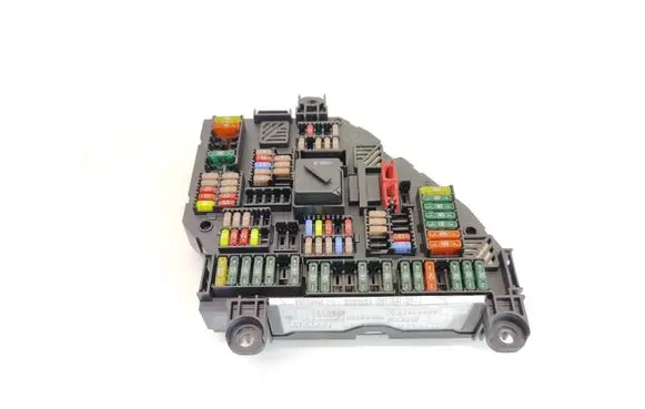 BMW 5 F10 F11 Fuse module 9210857 00387144 117033452