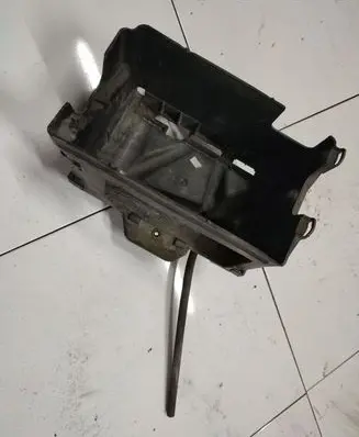Skoda Fabia Mk1 (6Y) Battery box tray 600915419B