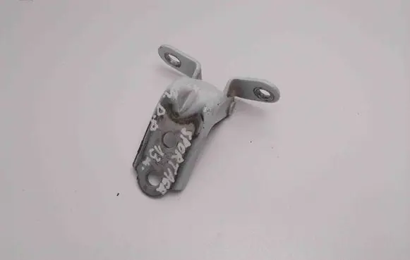 KIA Sportage Front door upper hinge