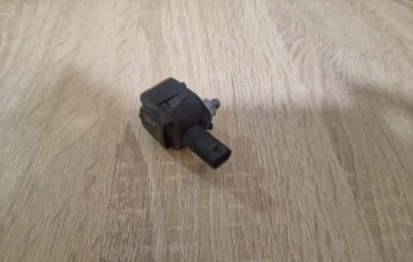 BMW X5 F15 Fuel cut-off switch 9224178