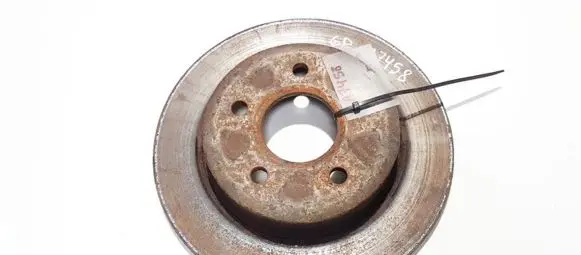 Ford Focus Rear brake disc neventiliuojamas