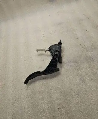 Audi A3 S3 8L Accelerator throttle pedal 1J1721503H