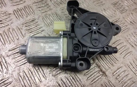 Cupra Formentor Front door window regulator motor 5q0959802c