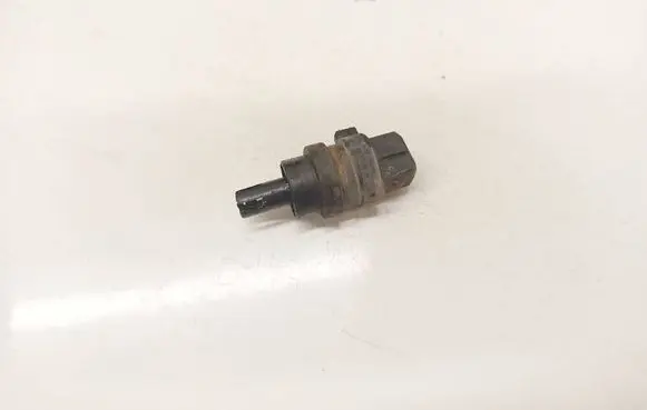 Volkswagen PASSAT B4 Intake air temperature sensor 028906081