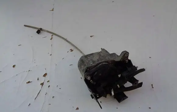 Volvo V40 Fuel filter bracket/mount holder 