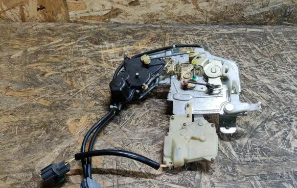 Honda Odyssey Sliding door lock 
