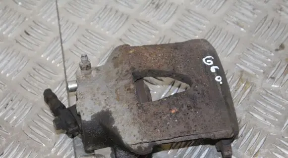 Volkswagen Golf VI Front brake caliper