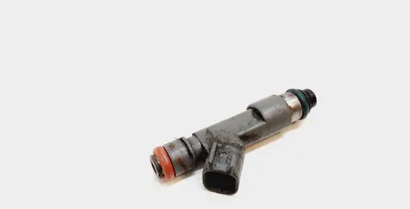 Volvo XC90 Fuel injector 8653608