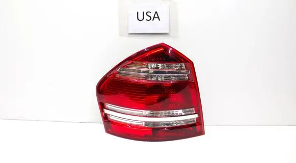 Mercedes-Benz GL X164 Rear/tail lights A1648204164