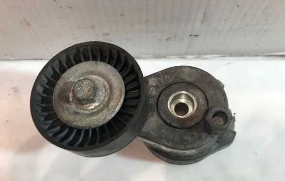 Audi A4 S4 B8 8K Alternator belt tensioner 