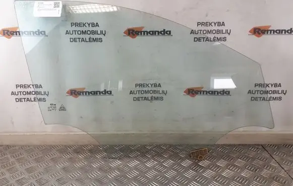 KIA Sorento Front door window glass four-door