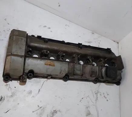 BMW 5 E34 Rocker cam cover 111217381759