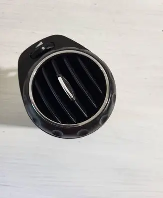 Alfa Romeo 147 Dash center air vent grill 225495