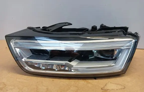 Audi Q3 F3 Headlight/headlamp 8U0941033