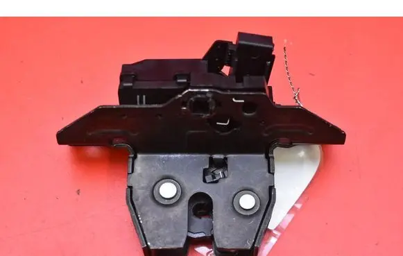 Bedford Astra Tailgate/trunk/boot lock/catch/latch 13509599