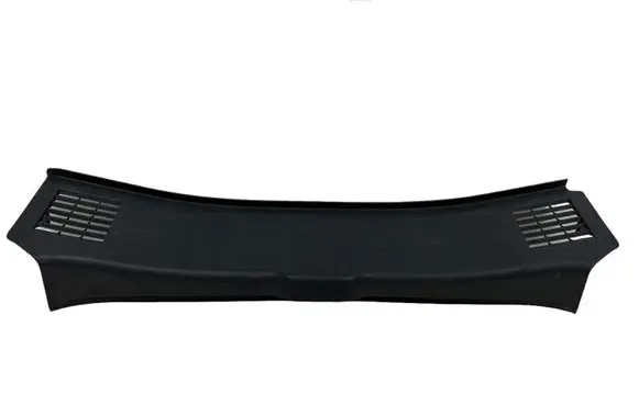Trunk/boot sill cover protection