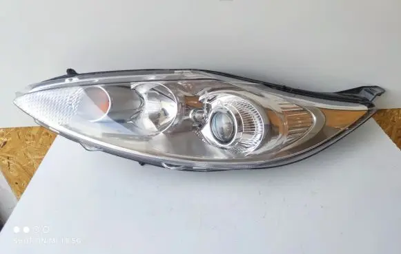 Ford Fiesta Headlight/headlamp