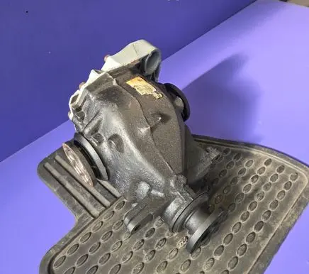 BMW 3 E90 E91 Rear differential 7566221