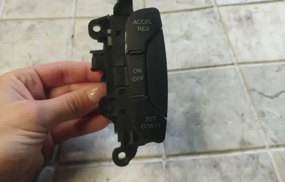 Chevrolet Captiva Steering wheel buttons/switches 96628527