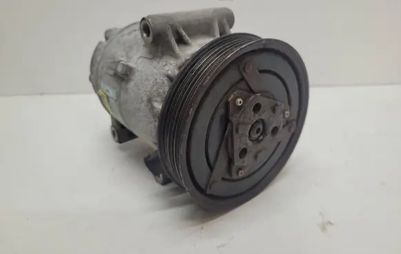 Renault Megane II Air conditioning (A/C) compressor (pump) 8200050141