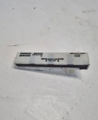 Opel Vivaro Antenna control unit 285906352R A2C53437537