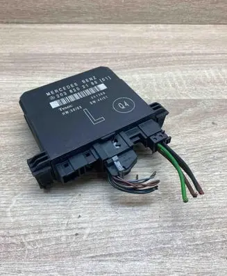 Mercedes-Benz C W203 Door control unit/module 2038202185
