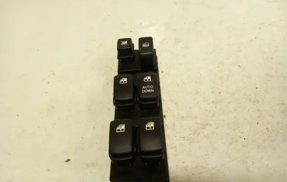 Hyundai Tucson JM Electric window control switch 2108KA001A