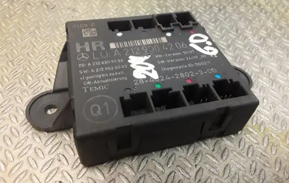 Mercedes-Benz C W204 Door control unit/module 2129004206 A2129004206