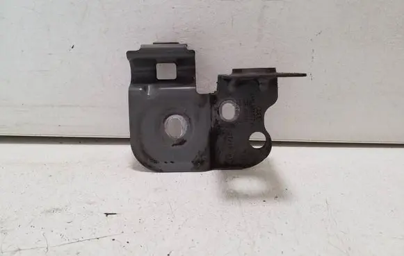 Audi Q7 4M Fender mounting bracket 4M0821167A