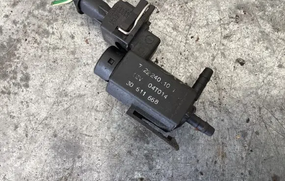 Volvo XC90 Turbo solenoid valve 30511668 72224010 04T014