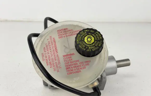 Porsche Boxster 987 Brake fluid reservoir 99735501301
