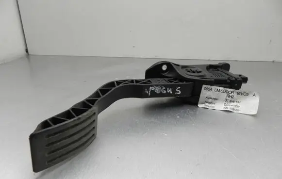 Ford Focus Accelerator throttle pedal BV619F836B I7552