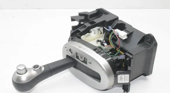 Nissan Note (E12) Gear shifter/selector