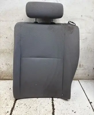 Toyota Prius (NHW20) Rear seat
